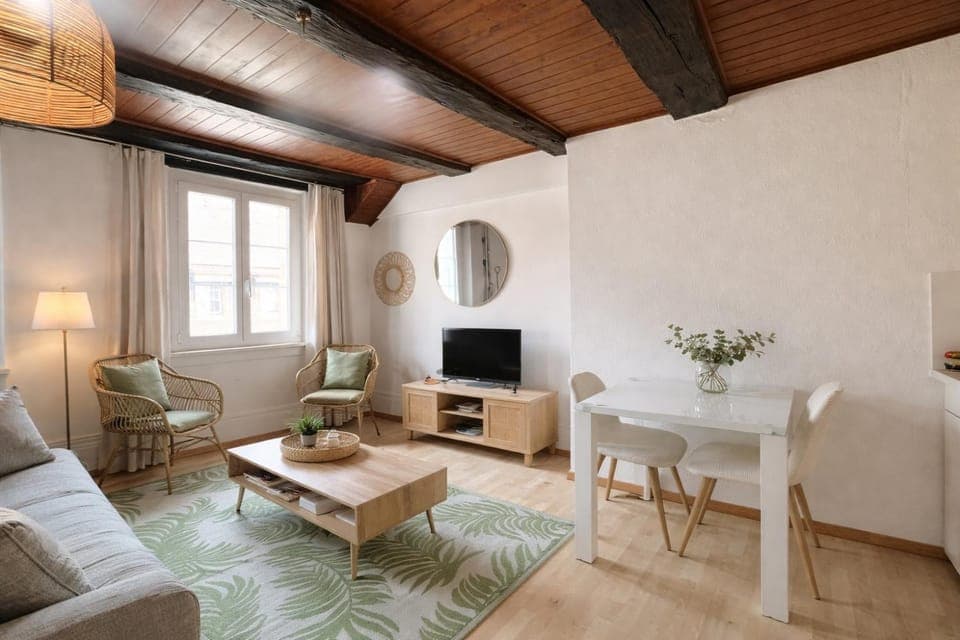 TV and multimedia, Living room, Seating area