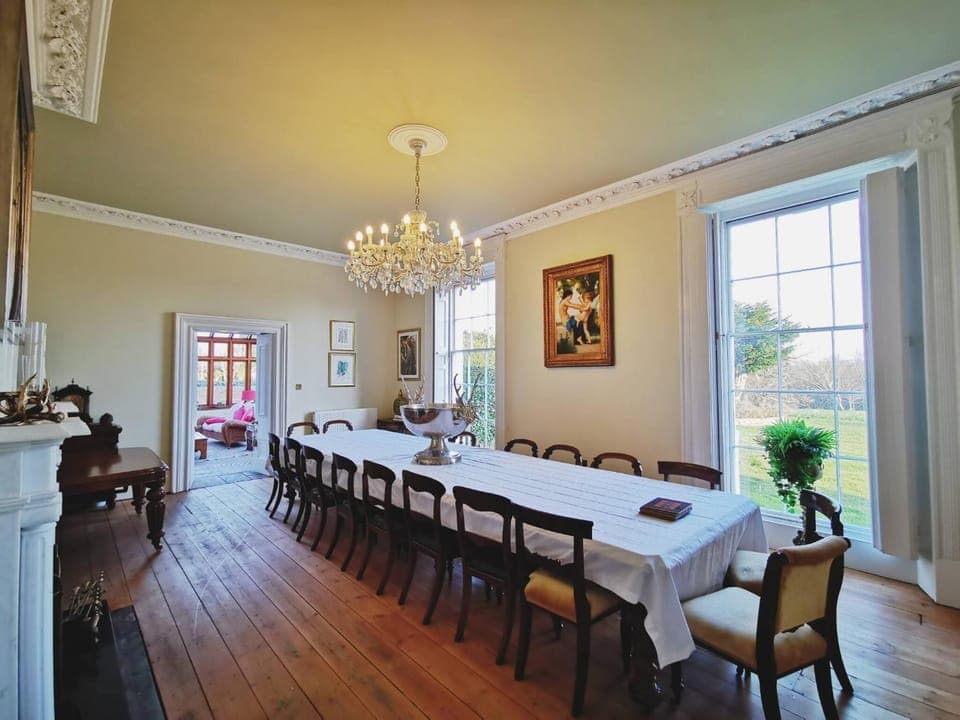 Seating area, Dining area