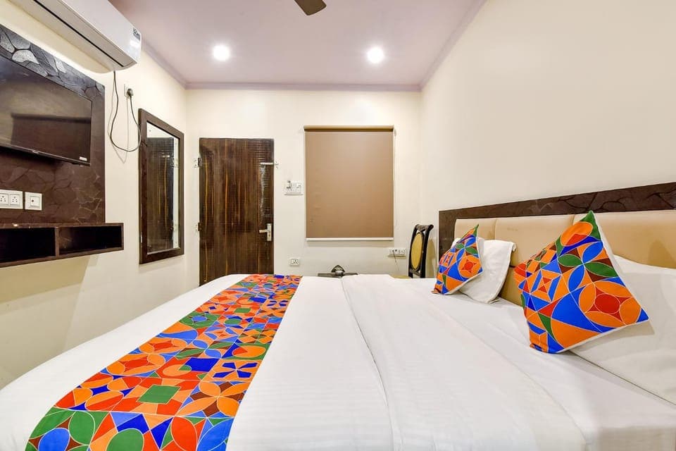 Bed, TV and multimedia, Bedroom, air conditioner
