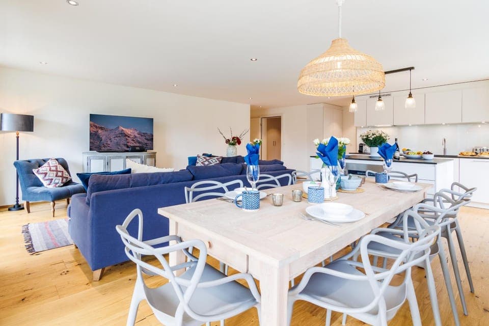 Living room, Dining area, kitchen