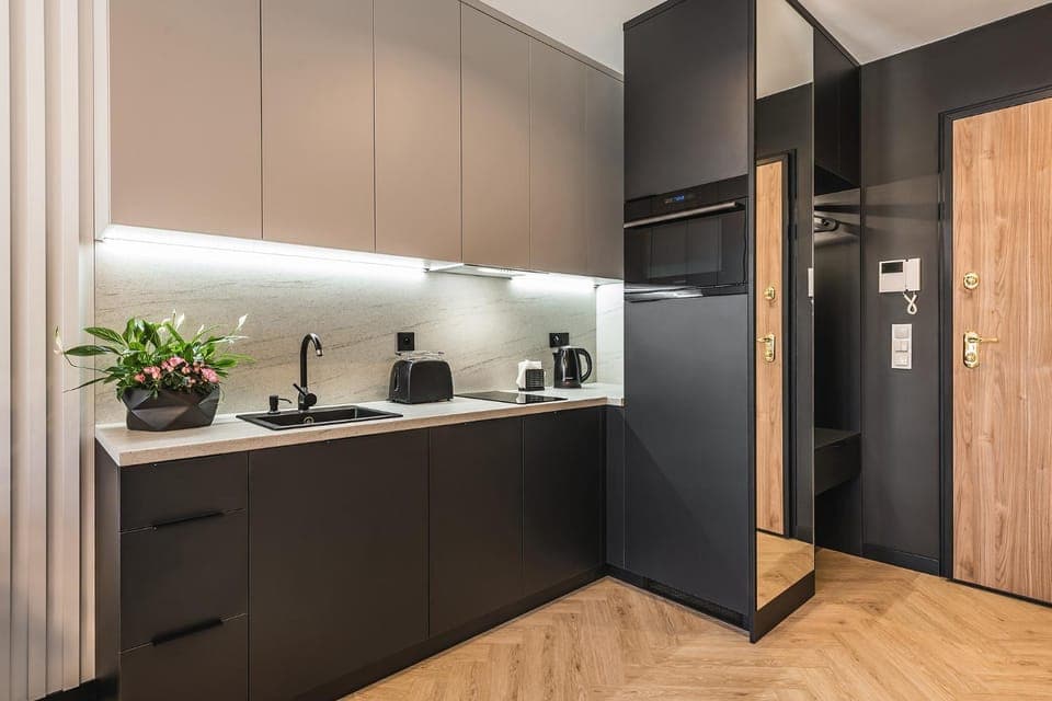 Kitchen or kitchenette