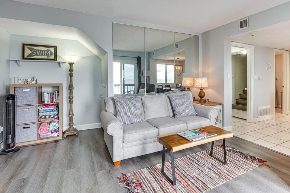 Beach, Pool, Gulf-View Balconies! PCB Resort Condo House in Sunnyside