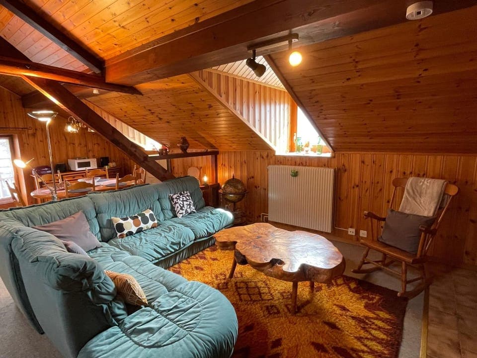 Living room, Seating area