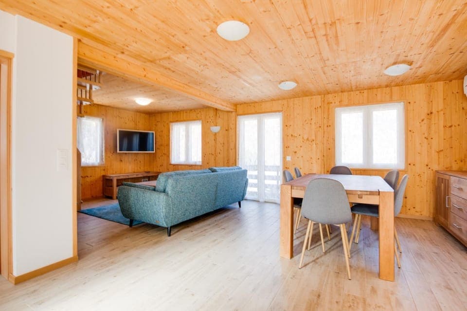 Living room, Seating area, Dining area