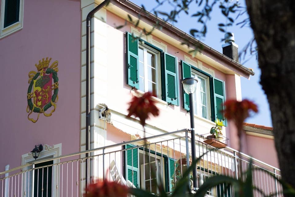 Facade/entrance, Balcony/Terrace
