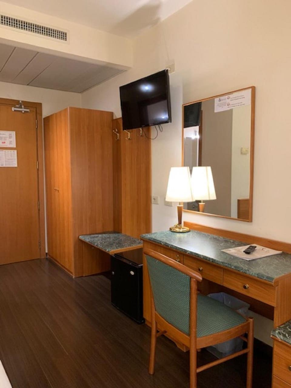 TV and multimedia, Seating area