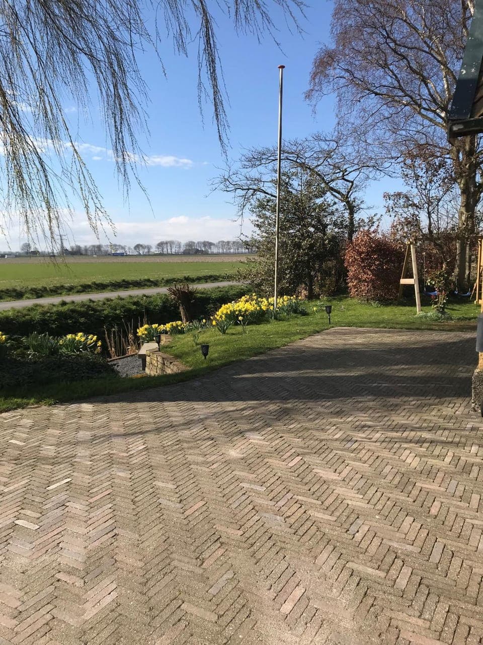 Property building, Balcony/Terrace, Parking