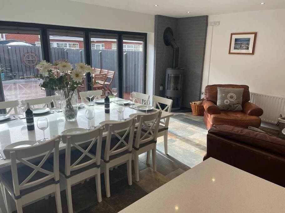 Luxury Portrush Holiday Homes - The Glynn, Portrush Sleeps 12 - 5 bedrooms House in Northern Ireland