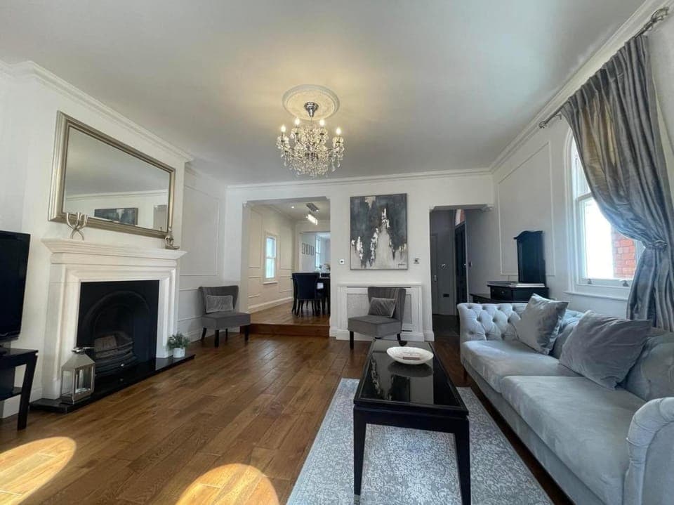 Living room, Seating area, flat iron