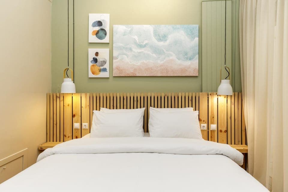 Bed, Photo of the whole room, Bedroom