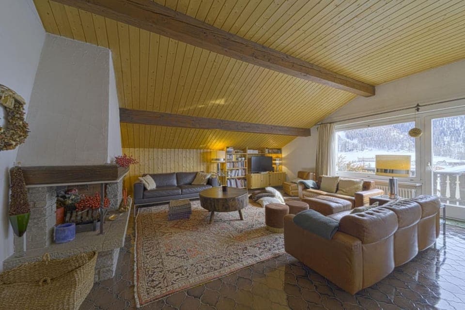 Communal lounge/ TV room, Living room