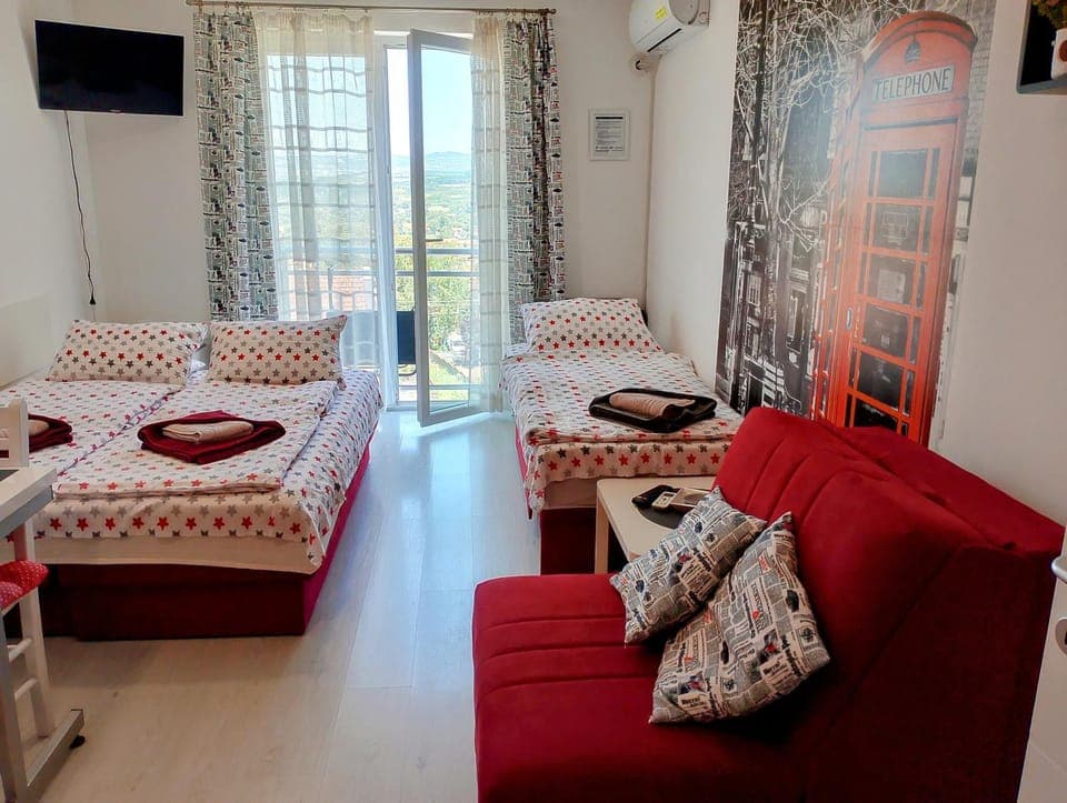 Photo of the whole room