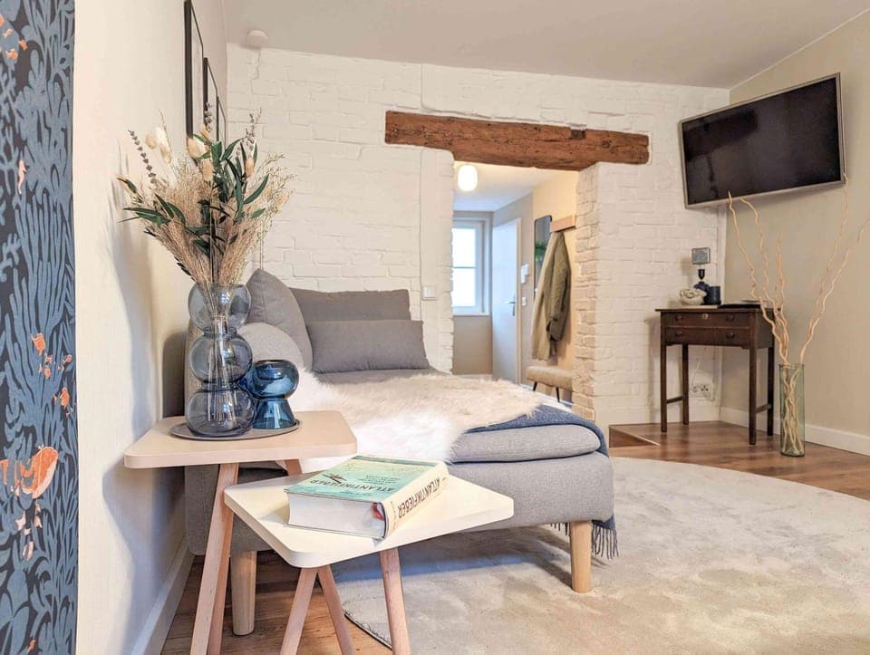 TV and multimedia, Living room, Evening entertainment, Entertainment, hair dresser, locker