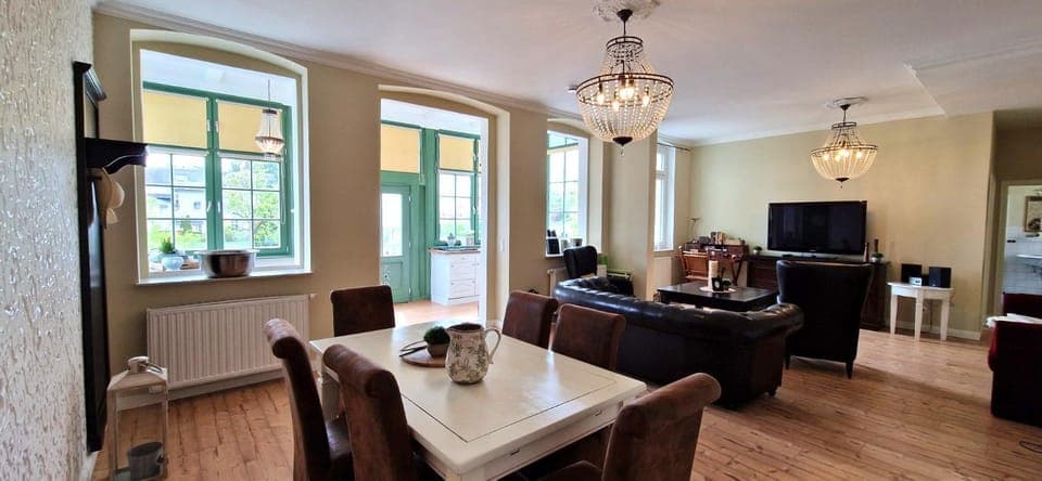 Living room, Dining area