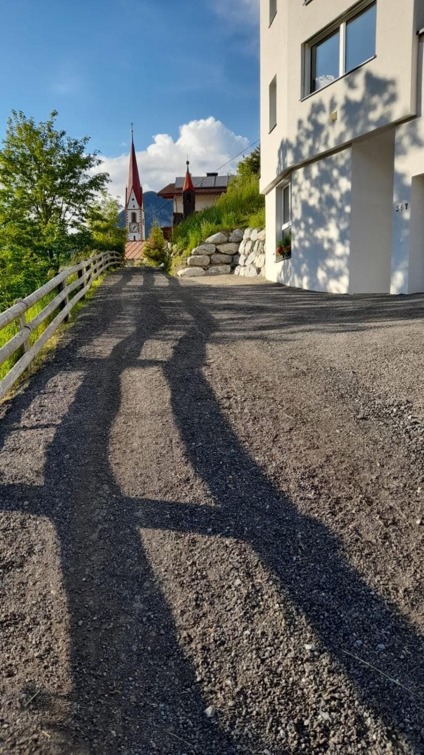 Property building, Neighbourhood