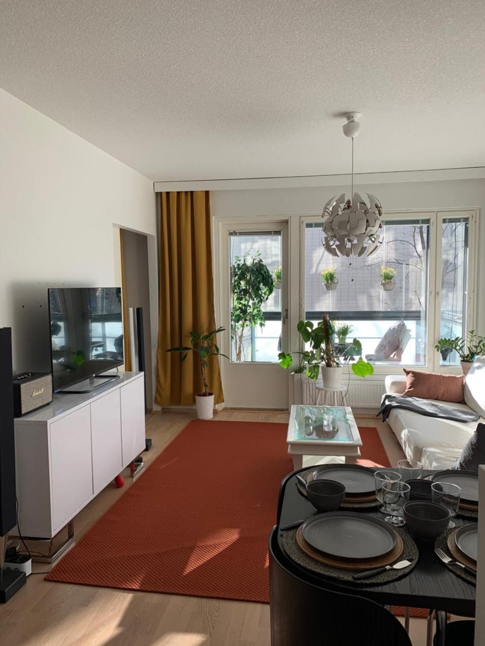 Seating area, Dining area