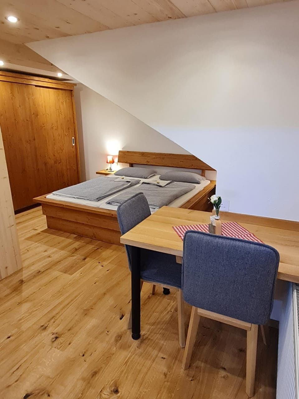 Photo of the whole room