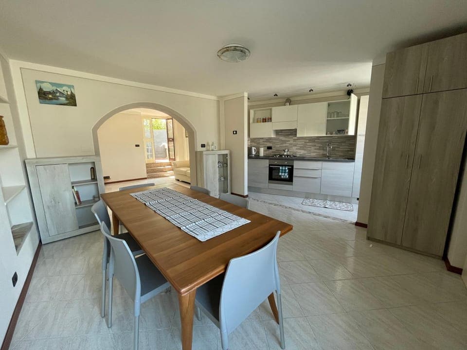 Kitchen or kitchenette, Dining area, minibar, oven, pet friendly, stove