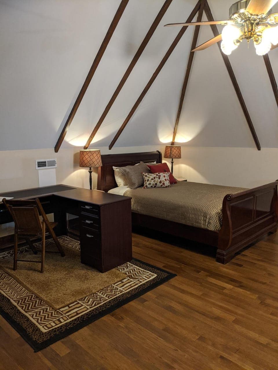 The Avanti Houses Bed and Breakfast in South Bend