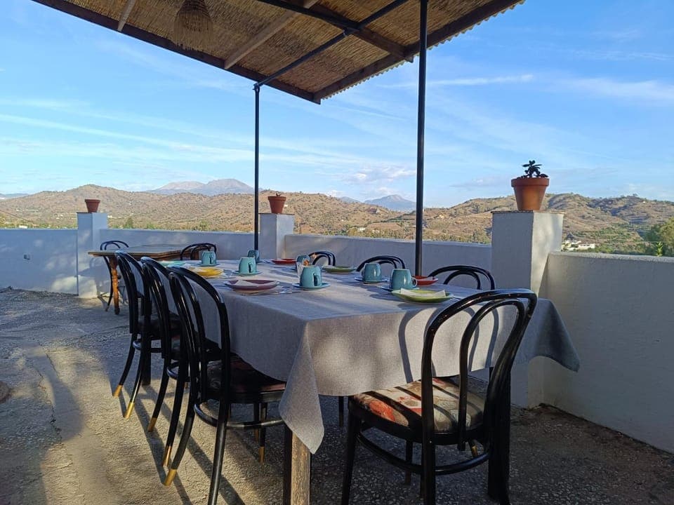 Balcony/Terrace, Dining area, Mountain view