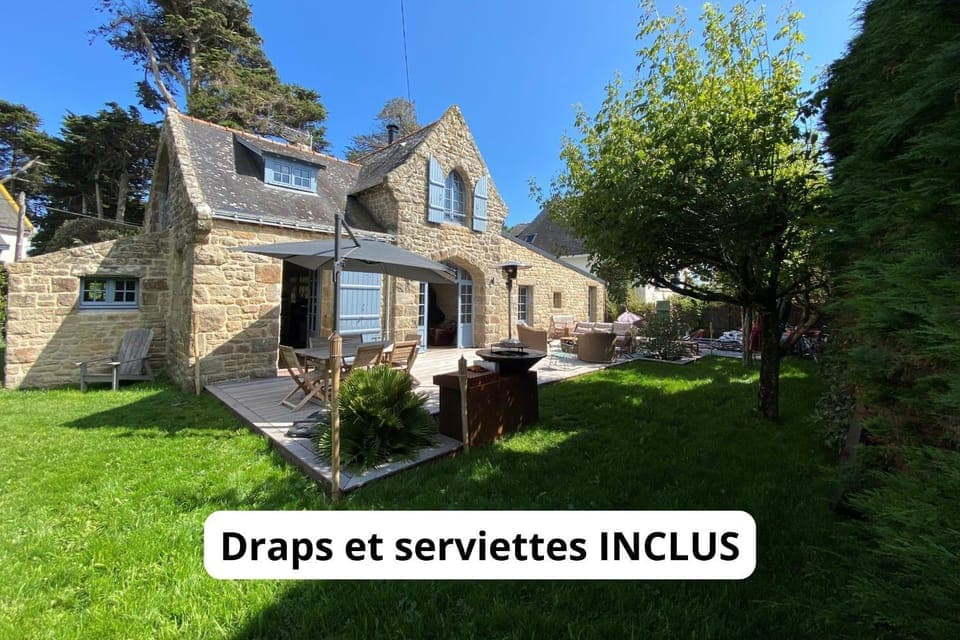 Property building, Facade/entrance, Off site