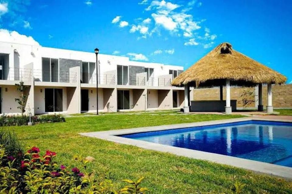 Swimming pool, Swimming pool