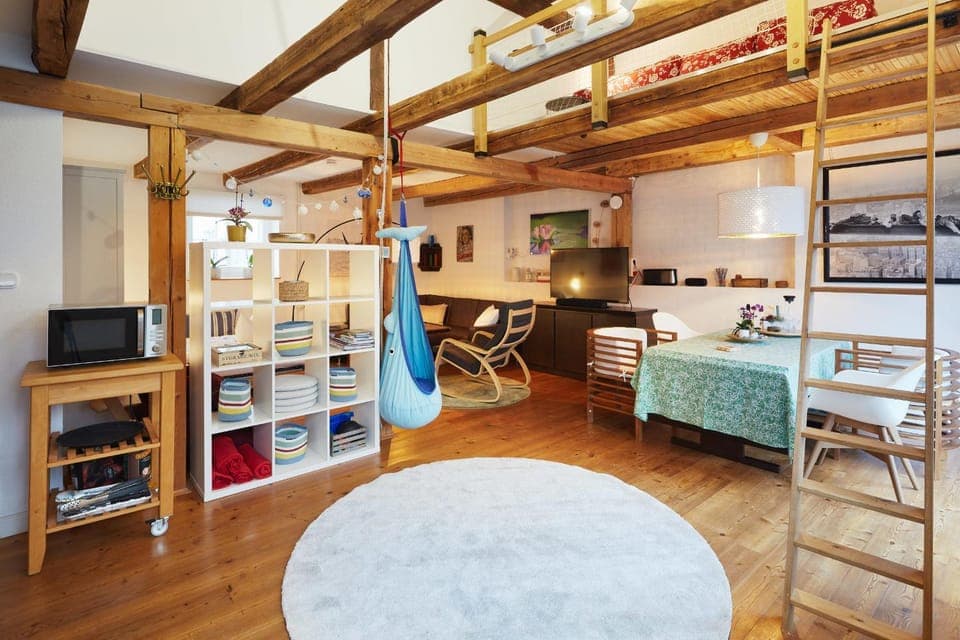 Communal lounge/ TV room, TV and multimedia, Living room, Seating area