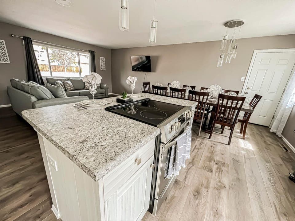 Pet Friendly Close to all Attractions. MTN Views! Villa in Colorado Springs