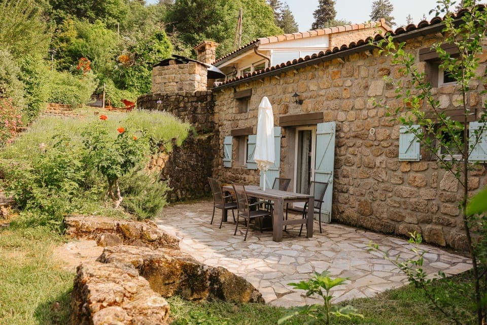 Patio, Natural landscape, Garden, Dining area, Garden view