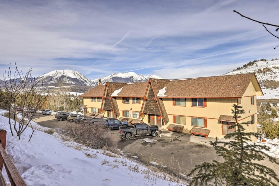 Steps to Dillon Reservoir: Mtn-View Condo House in Dillon