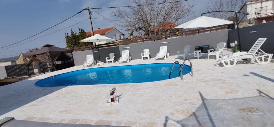 Swimming pool