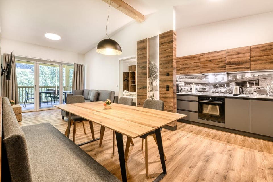 Living room, Photo of the whole room, Food, kitchen