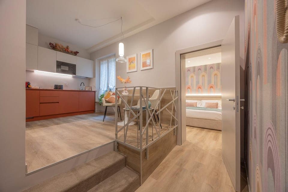 Kitchen or kitchenette, Photo of the whole room, Dining area