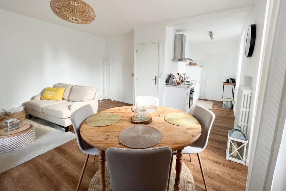 Kitchen or kitchenette, Living room, Seating area, Dining area, minibar, pet friendly, stove