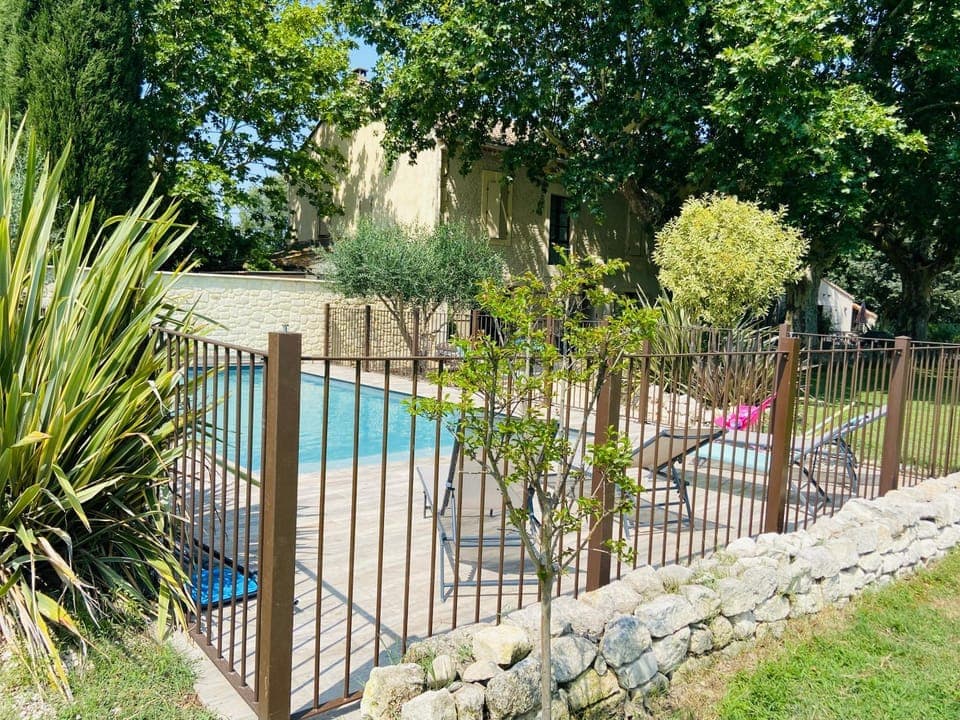 Swimming pool, sunbed