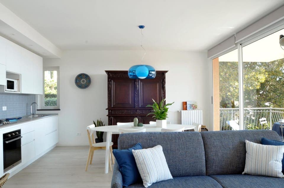 Living room, Decorative detail, Seating area, Dining area, kitchen