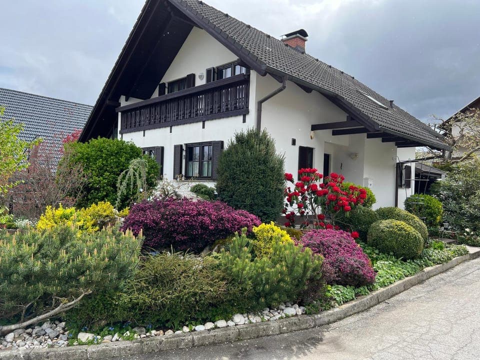 Property building, Day, Garden