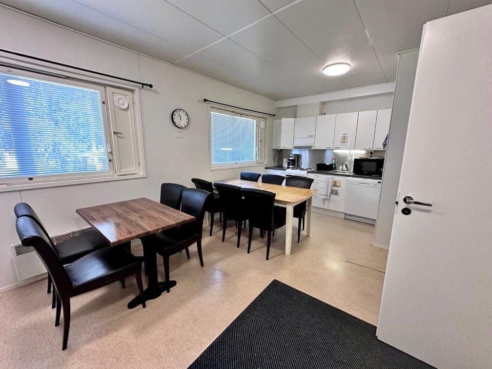 Kitchen or kitchenette, Seating area, Dining area, oven, stove