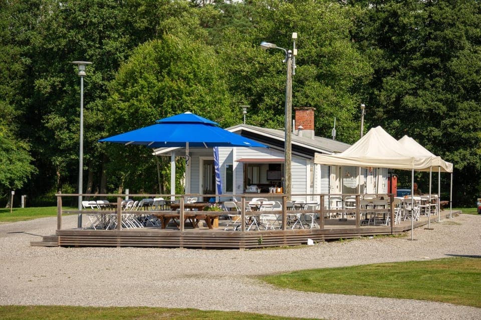 Property building, Restaurant/places to eat