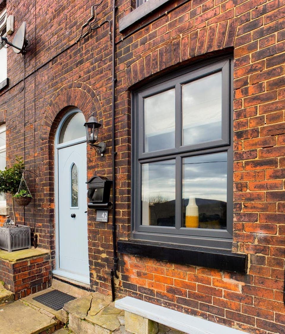 Property building, Facade/entrance