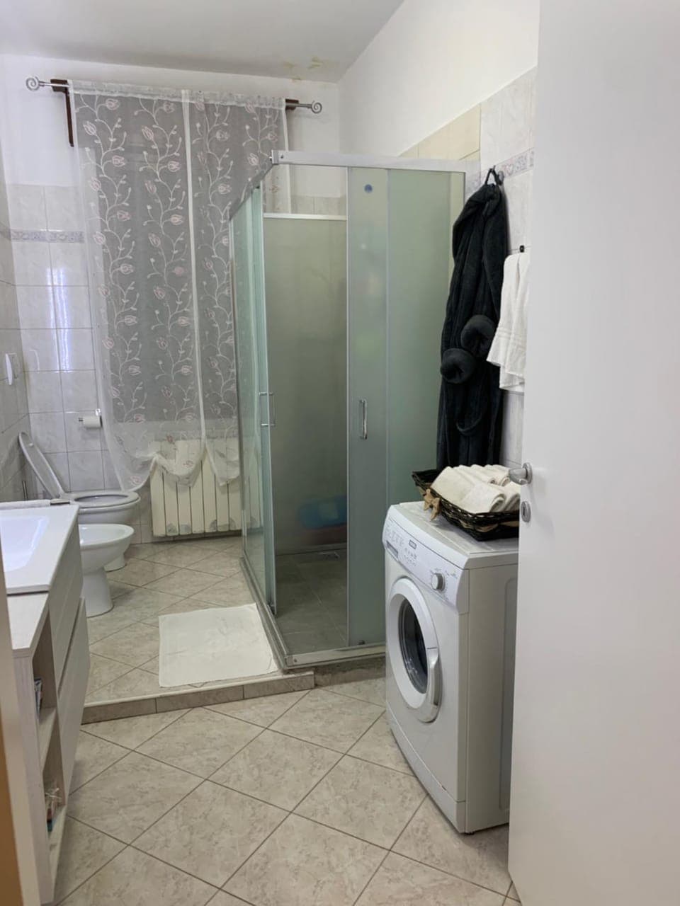 Shower, Bathroom, washing machine