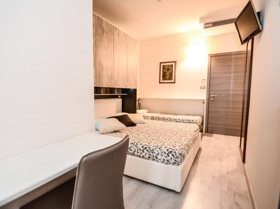 Bed, Photo of the whole room