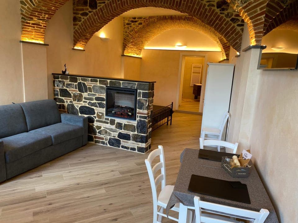 TV and multimedia, Living room, Dining area