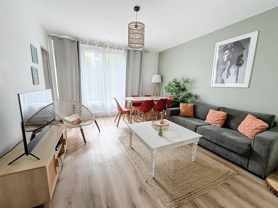 Living room, Seating area