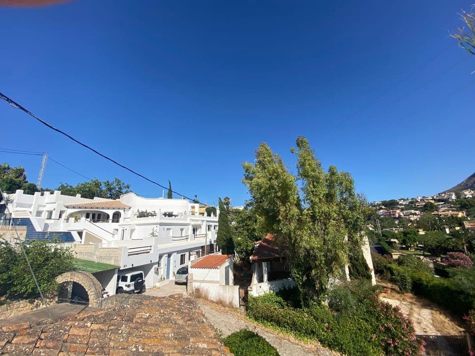 Property building, Natural landscape, Mountain view