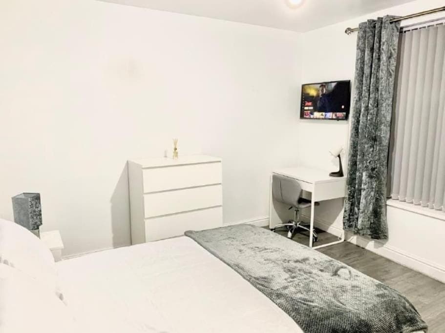 TV and multimedia, Internal: Not applicable to any particular room