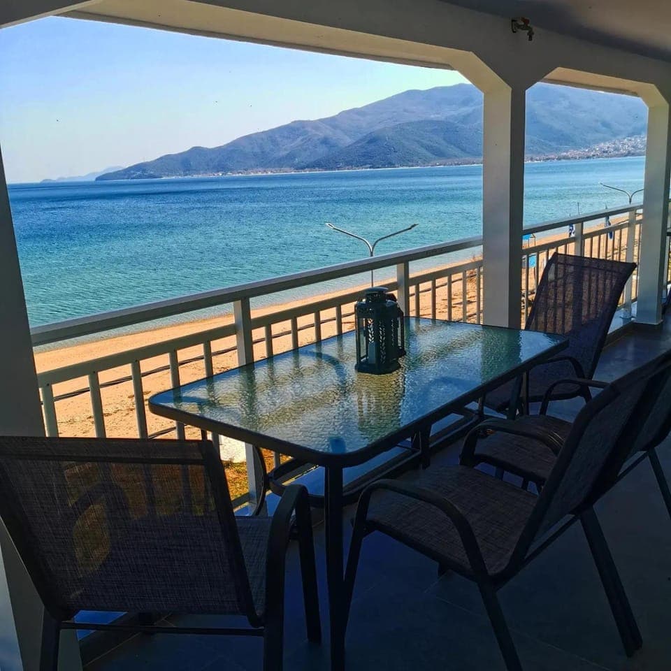 View (from property/room), Balcony/Terrace, Seating area, Sea view
