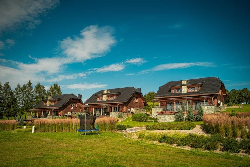 Property building, Natural landscape, Garden, Garden view