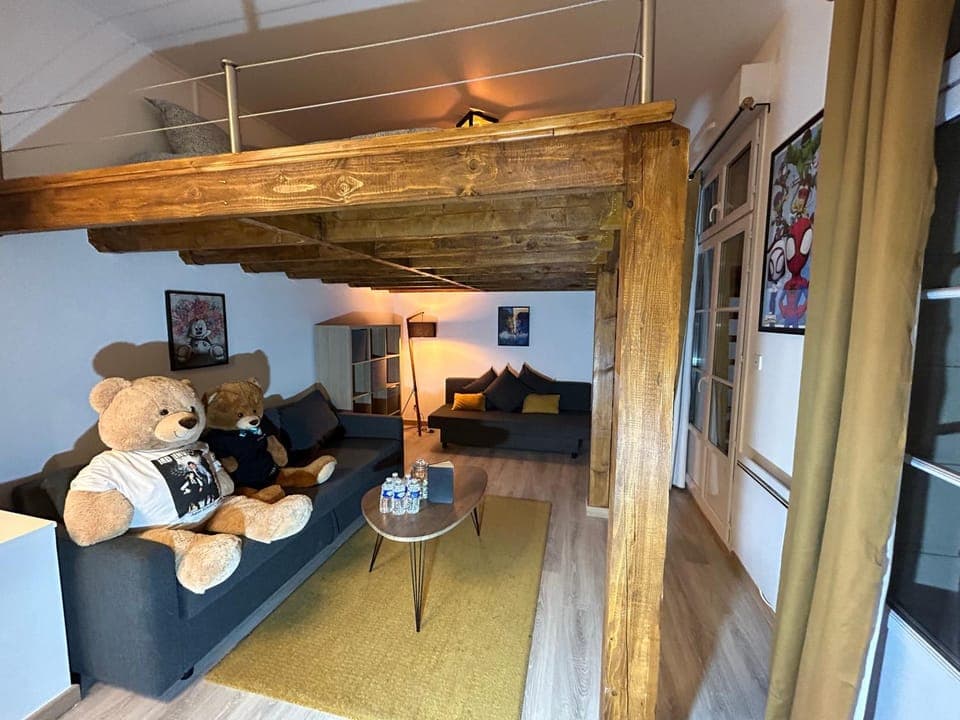 Living room, Seating area