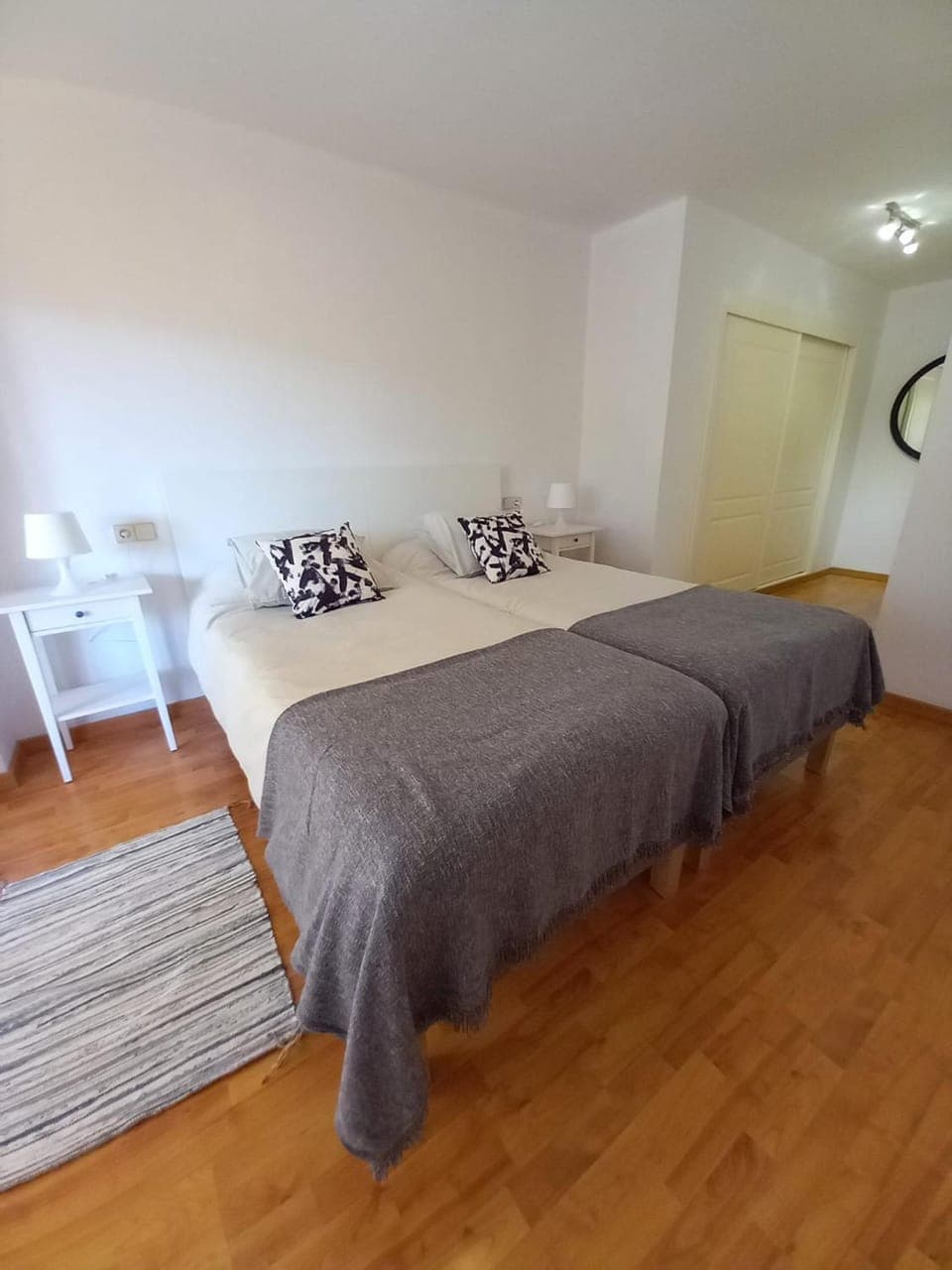 Photo of the whole room, Bedroom